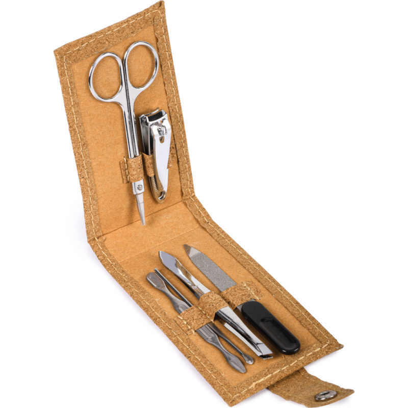 Set manicure in metallo e sughero